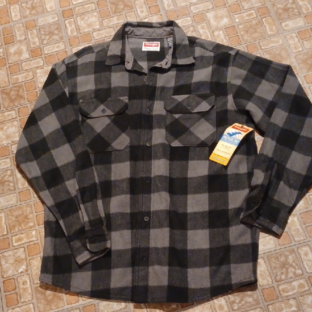 Wrangler Fleece Black and Gray Plaid Shirt Size Medium